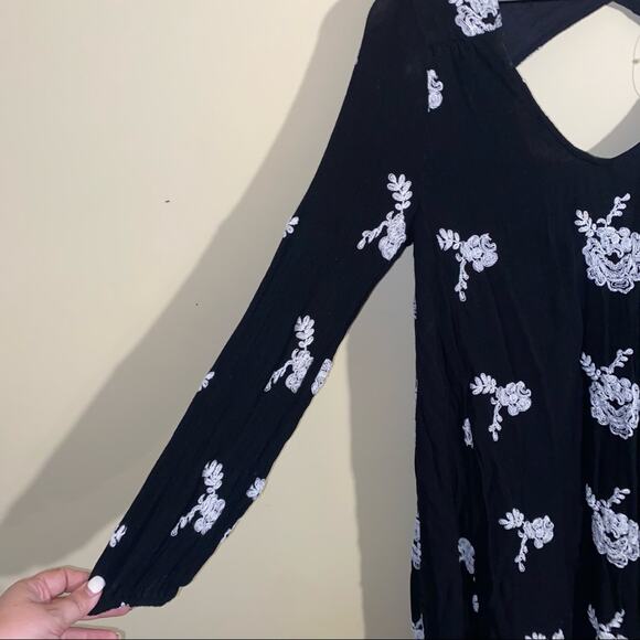 FREE PEOPLE embroidered blouse size small - Picture 5 of 6